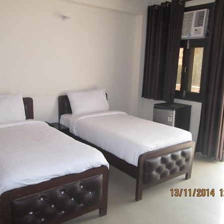 Charanpahari Hotel 新德里 外观 照片