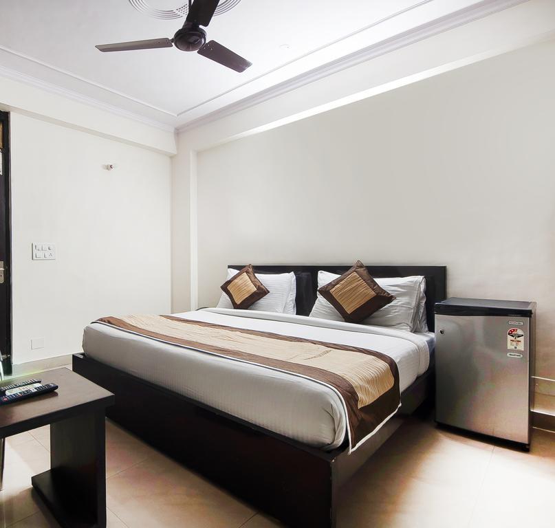 Charanpahari Hotel 新德里 外观 照片