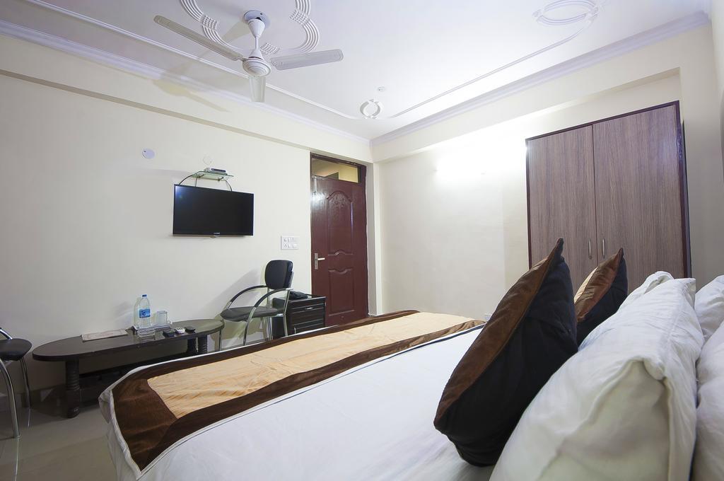 Charanpahari Hotel 新德里 外观 照片