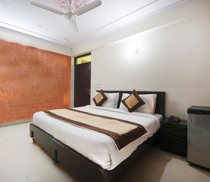 Charanpahari Hotel 新德里 外观 照片