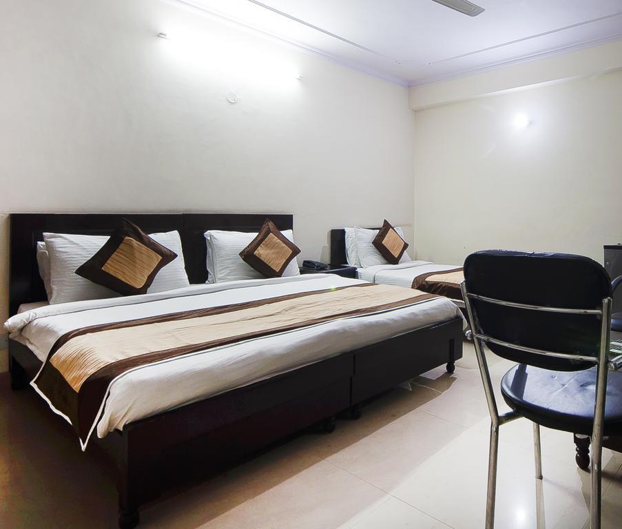 Charanpahari Hotel 新德里 外观 照片