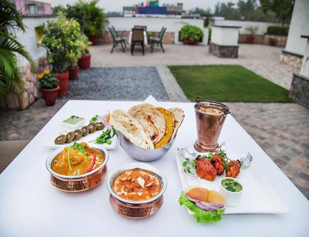 Charanpahari Hotel 新德里 外观 照片