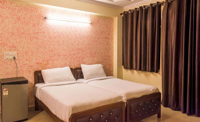 Charanpahari Hotel 新德里 外观 照片