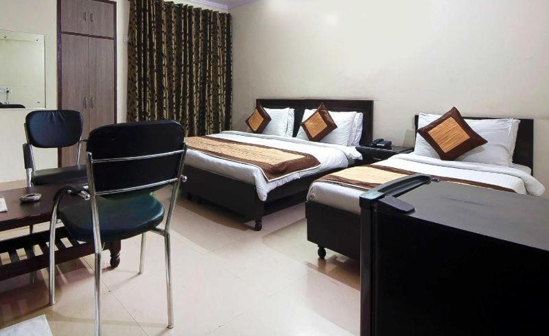 Charanpahari Hotel 新德里 外观 照片