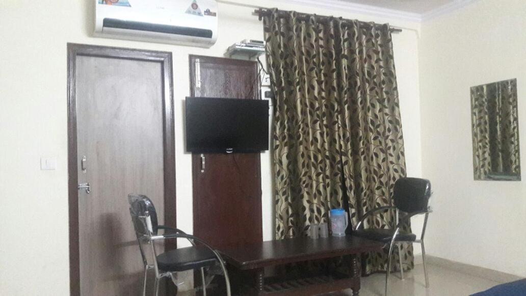 Charanpahari Hotel 新德里 外观 照片